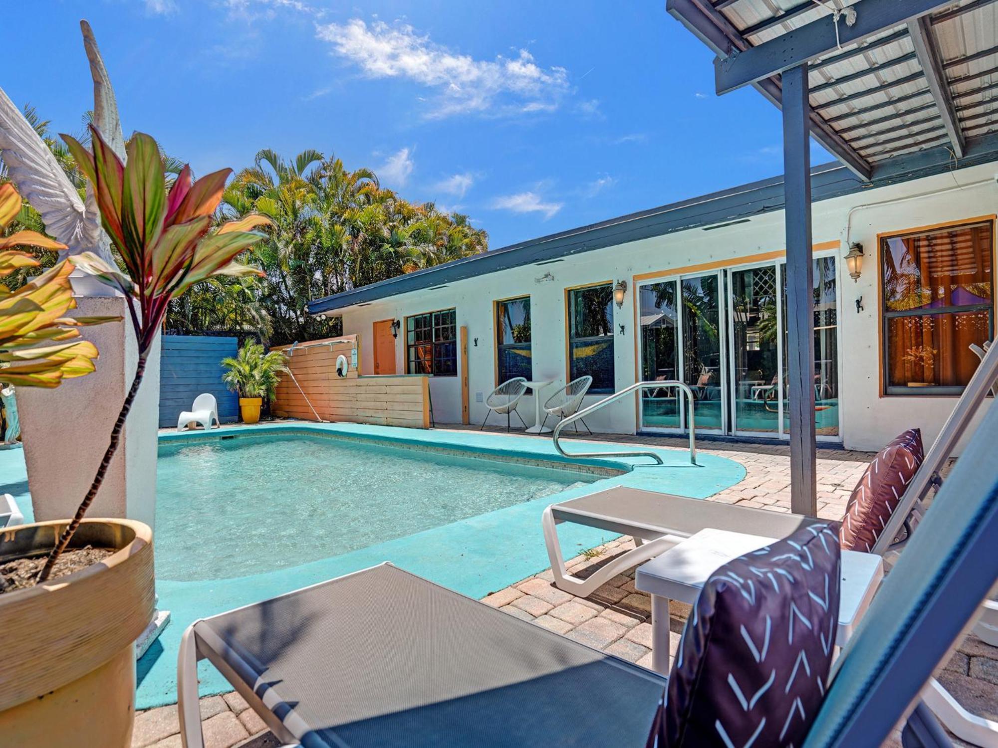 Large Gay Men'S 1 Bedroom W Gameroom Heated Pool Clothing Optional Oakland Park Bagian luar foto